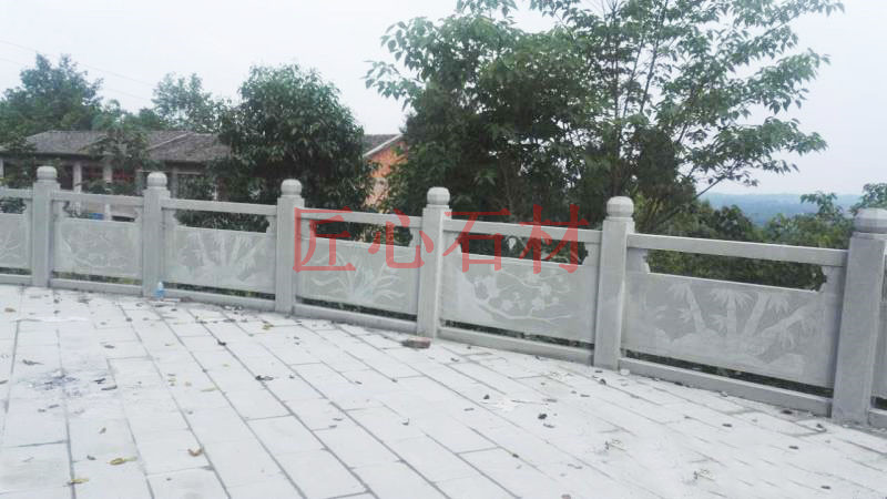 青石栏杆